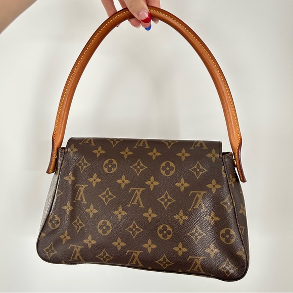 Louis Vuitton Mini Looping - Picture 3 of 14
